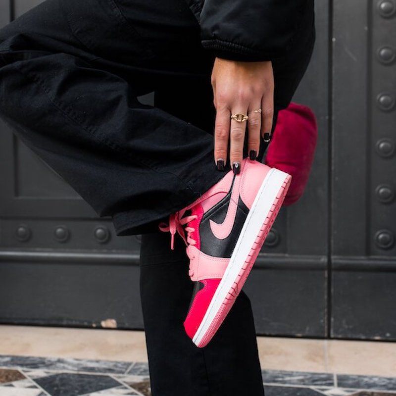 Jordan 1 Mid Coral Chalk (GS)