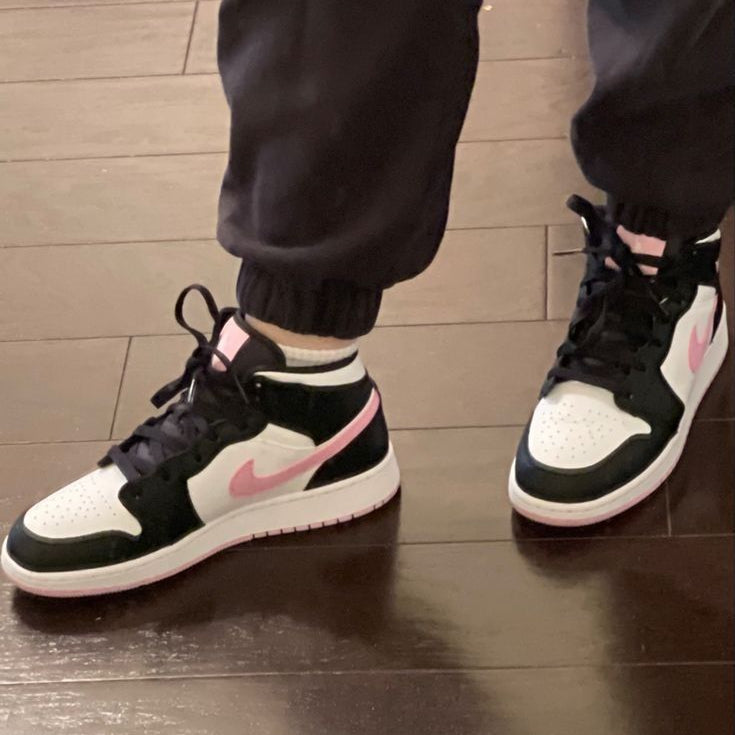 Air Jordan 1 Mid White Black Light Arctic Pink