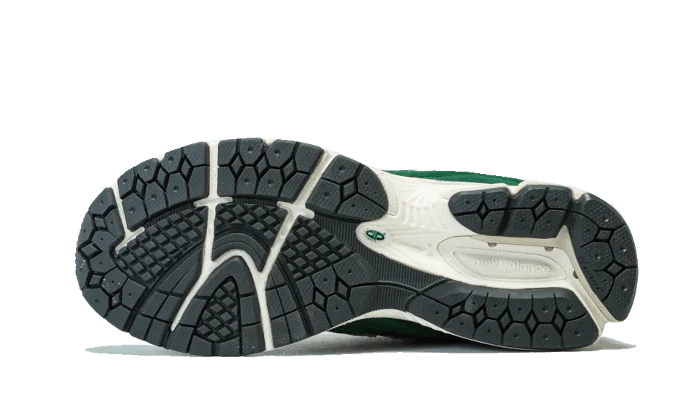 New Balance 2002R Nightwatch Green