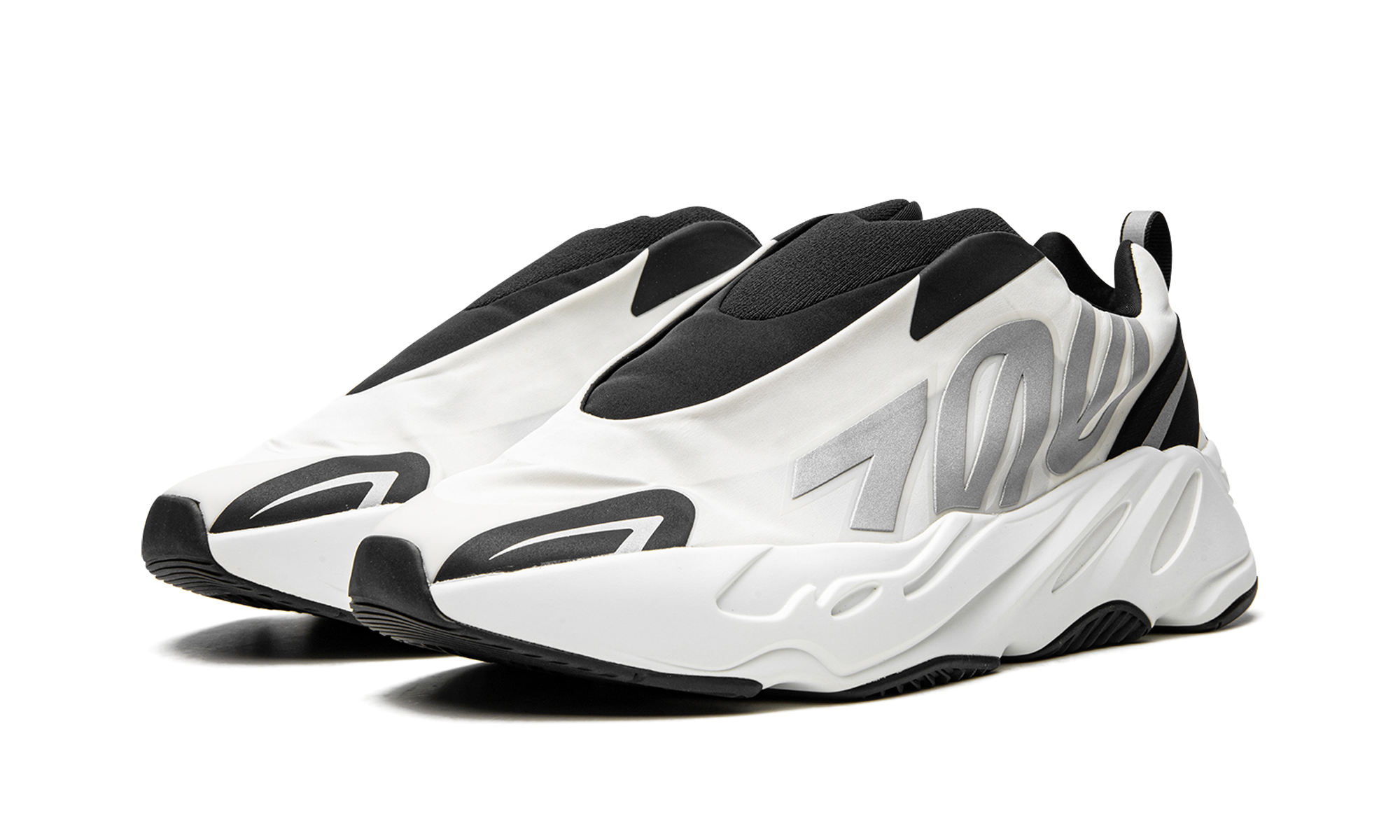 Adidas Yeezy Boost 700 MNVN Laceless Analog - resellguru.app