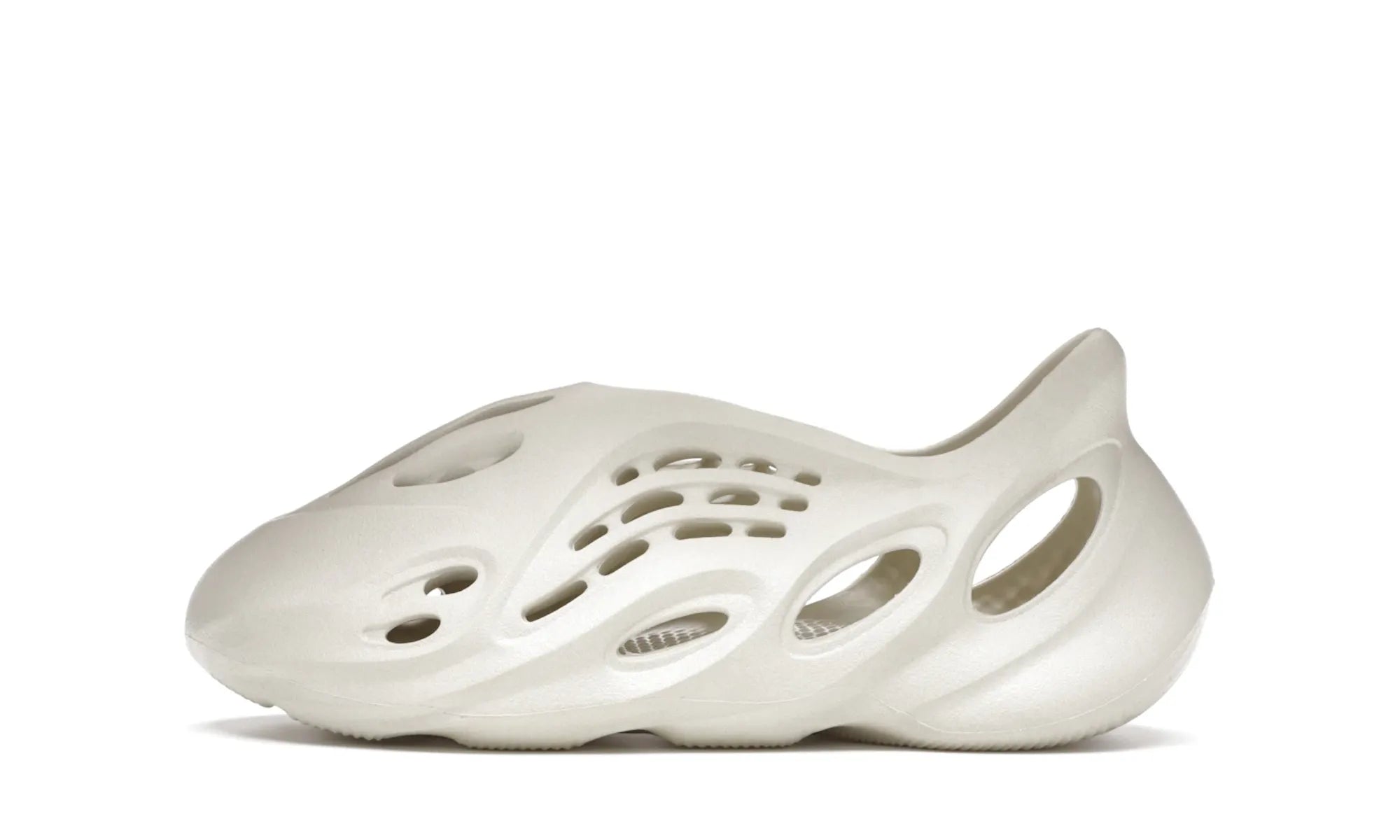 Adidas Yeezy Foam RNNR Sand - resellguru.app