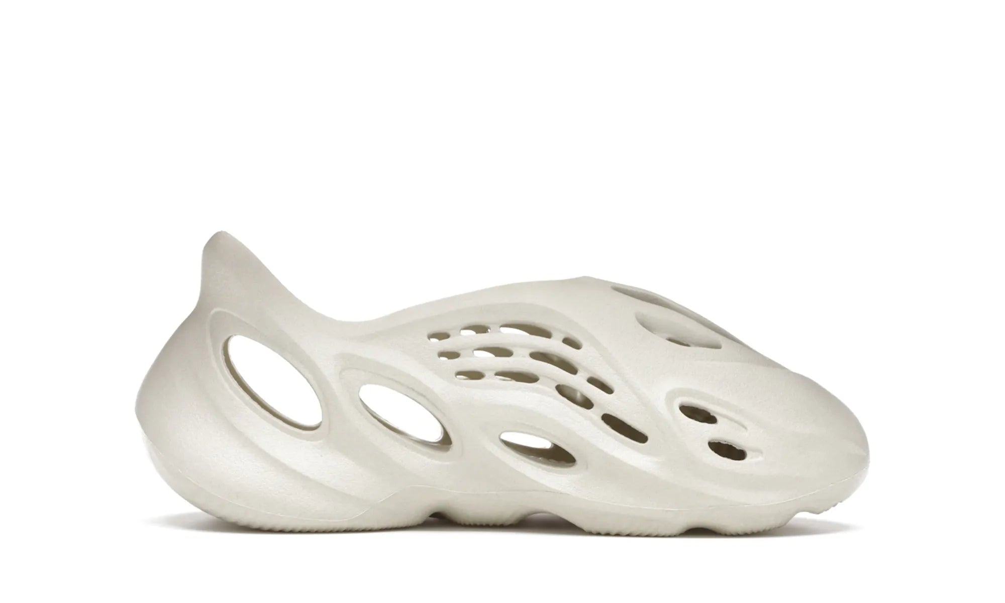 Adidas Yeezy Foam RNNR Sand - resellguru.app