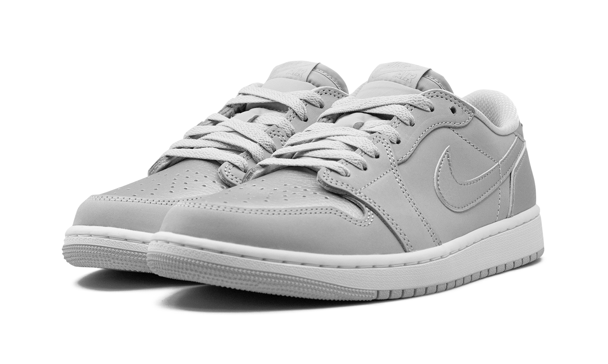 Air Jordan 1 Low OG Metallic Silver - resellguru.app