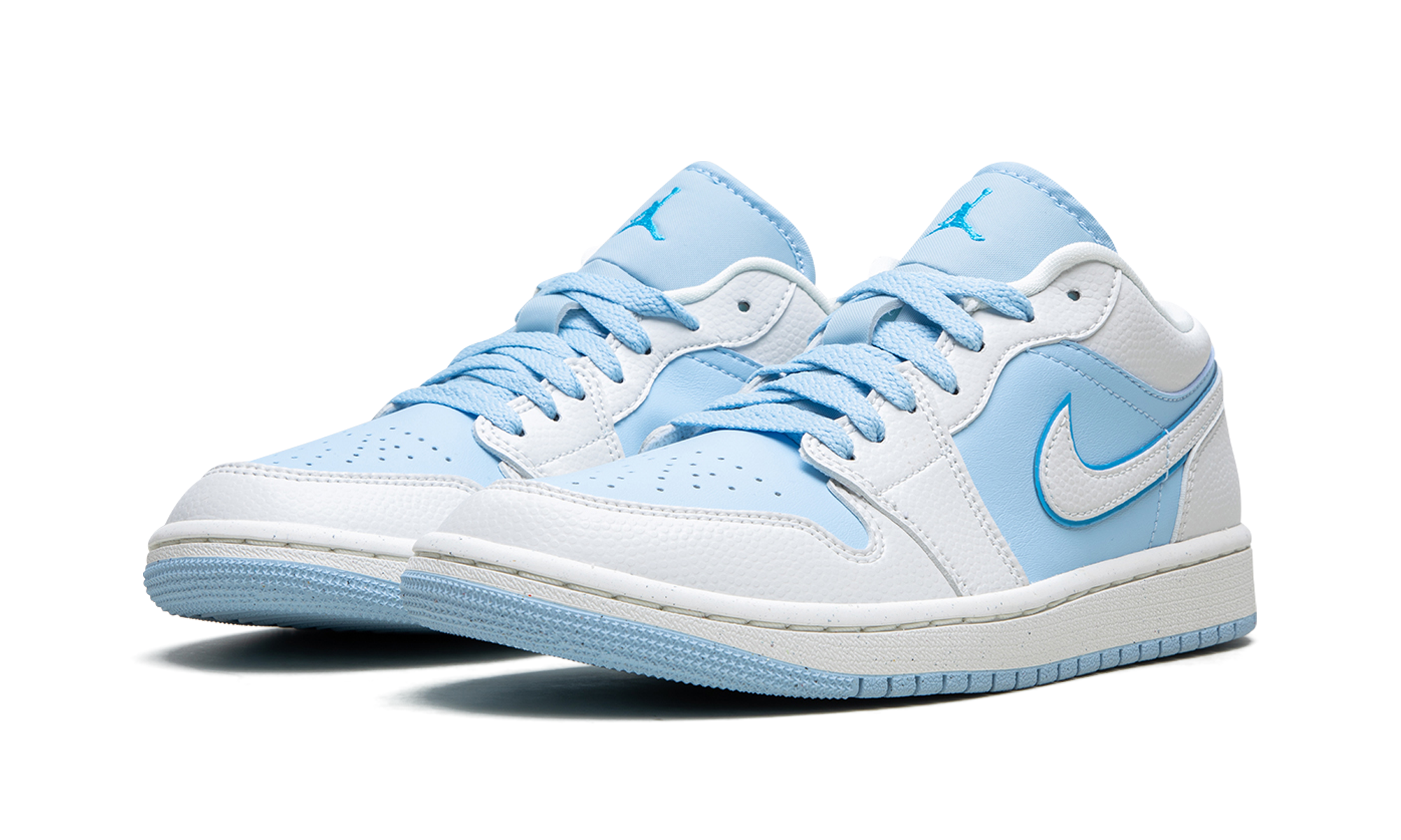 Air Jordan 1 Low SE Reverse Ice Blue - resellguru.app
