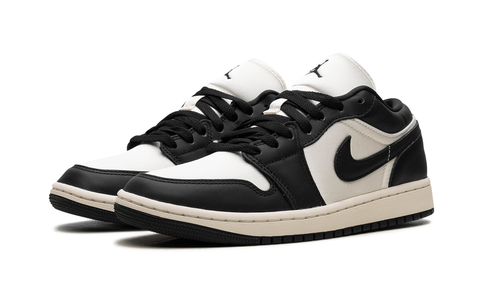 Air Jordan 1 Low SE Vintage Panda - resellguru.app