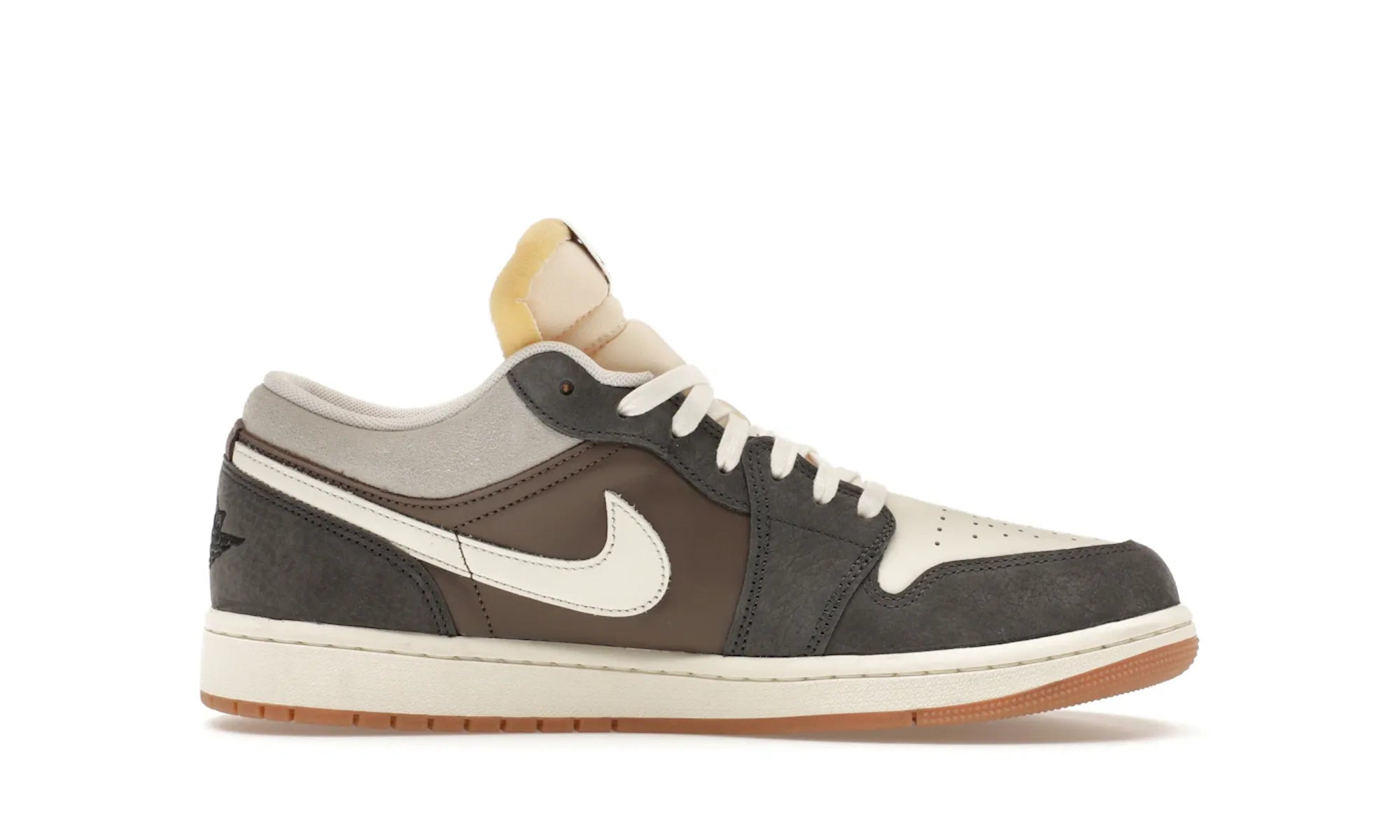 Air Jordan 1 Low SNKRS Day Korea Magpie (2023) - resellguru.app