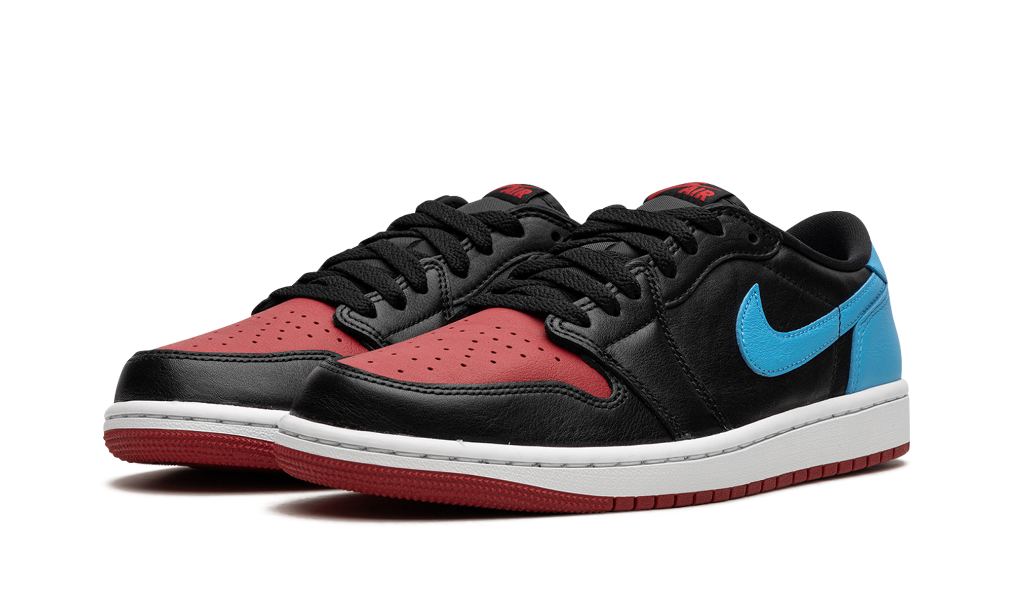 Air Jordan 1 Retro Low OG NC to Chi - resellguru.app