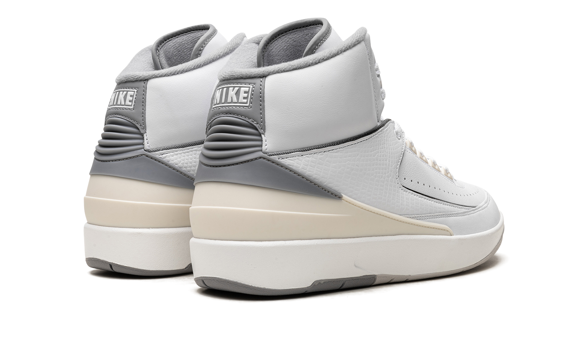 Air Jordan 2 Retro Cement Grey - resellguru.app