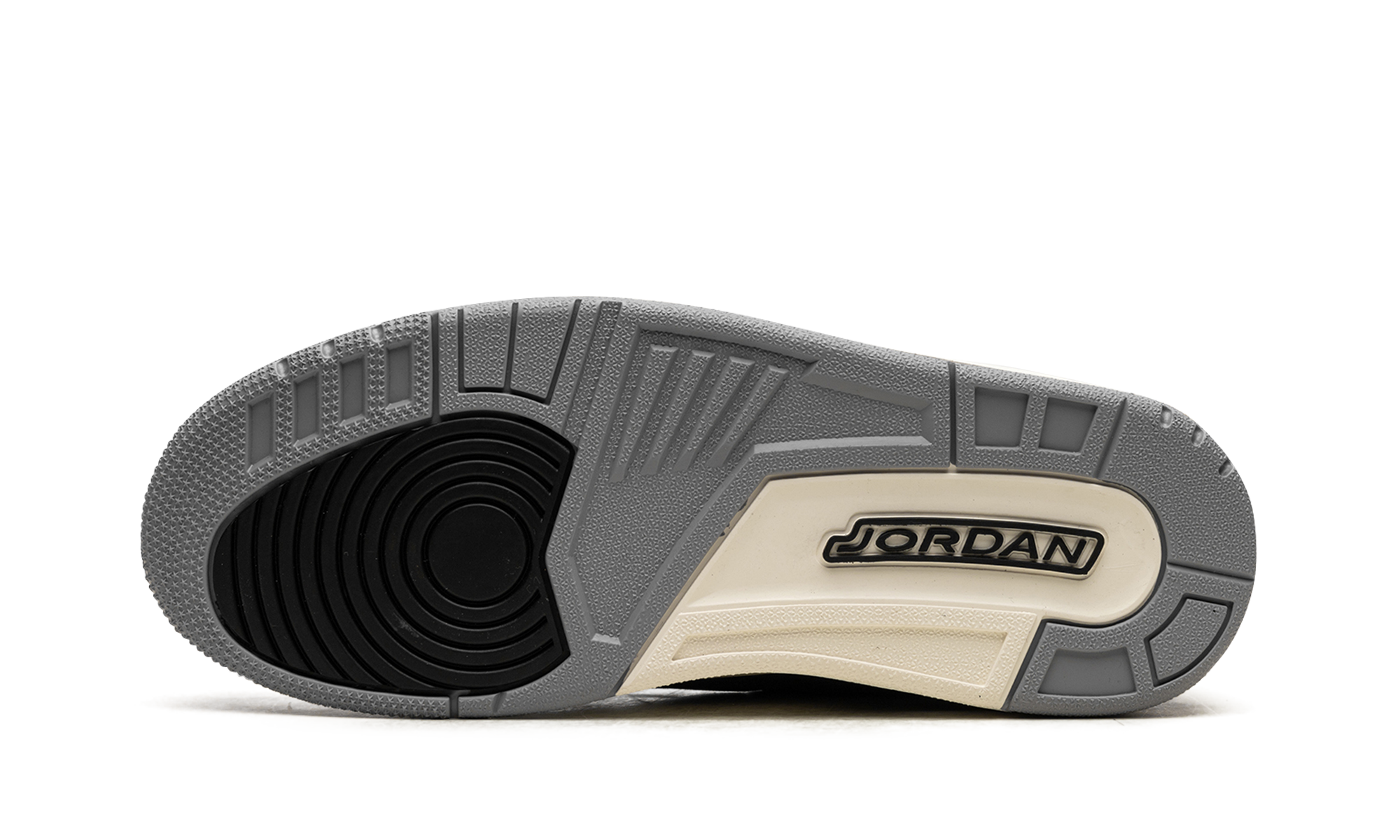 Air Jordan 3 Retro Off Noir - resellguru.app