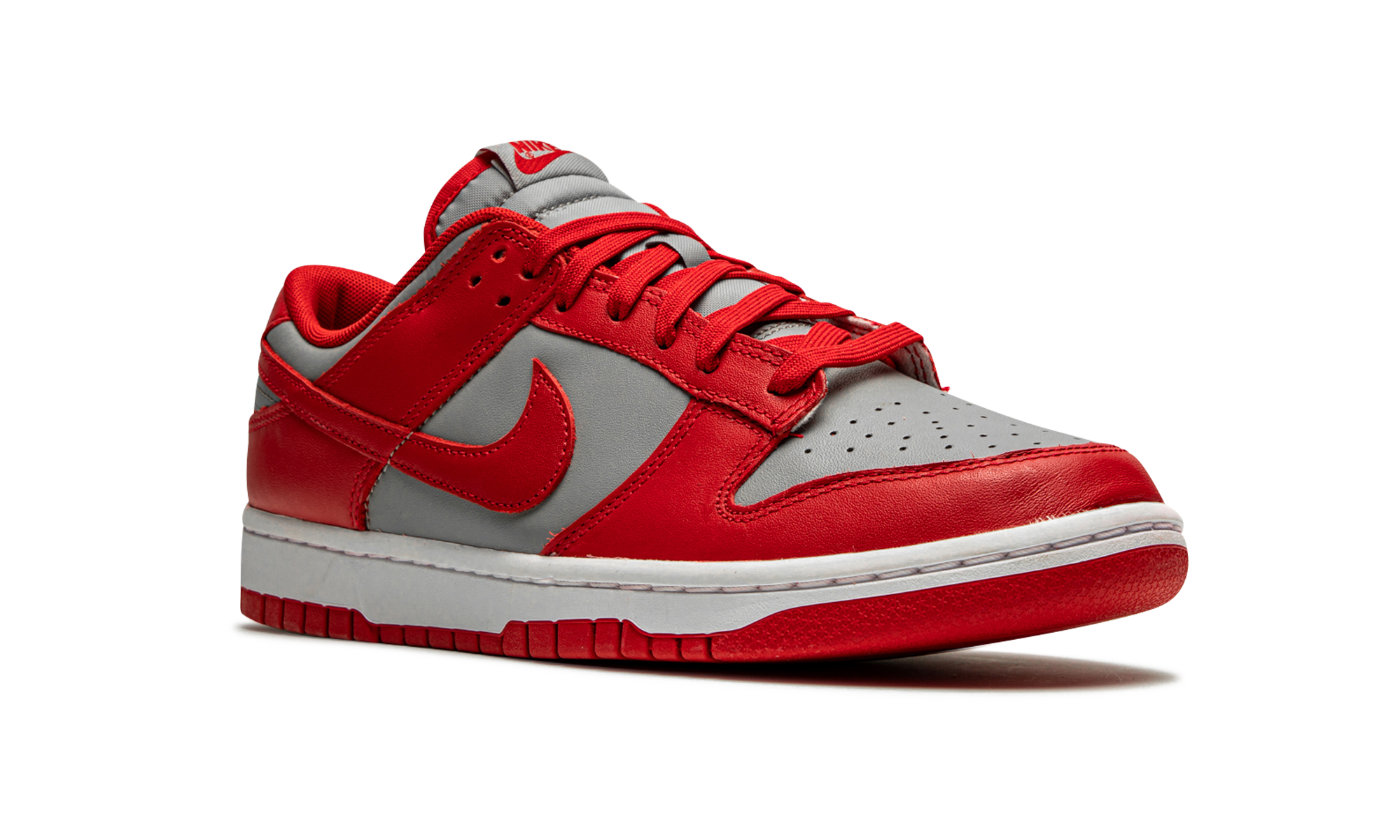 Nike Dunk Low Retro UNLV (2021) - resellguru.app