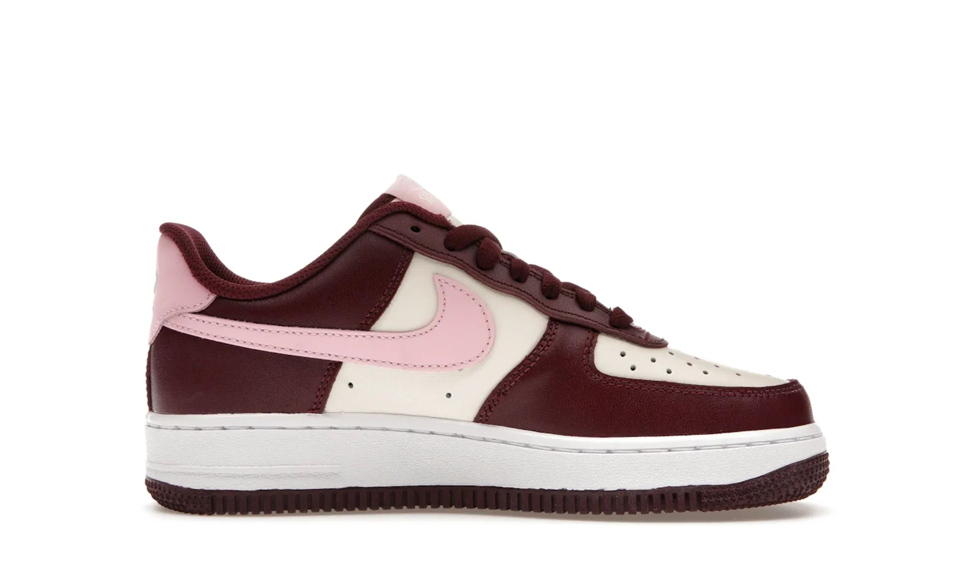 Nike Air Force 1 Low '07 Valentineâs Day (2023) - resellguru.app