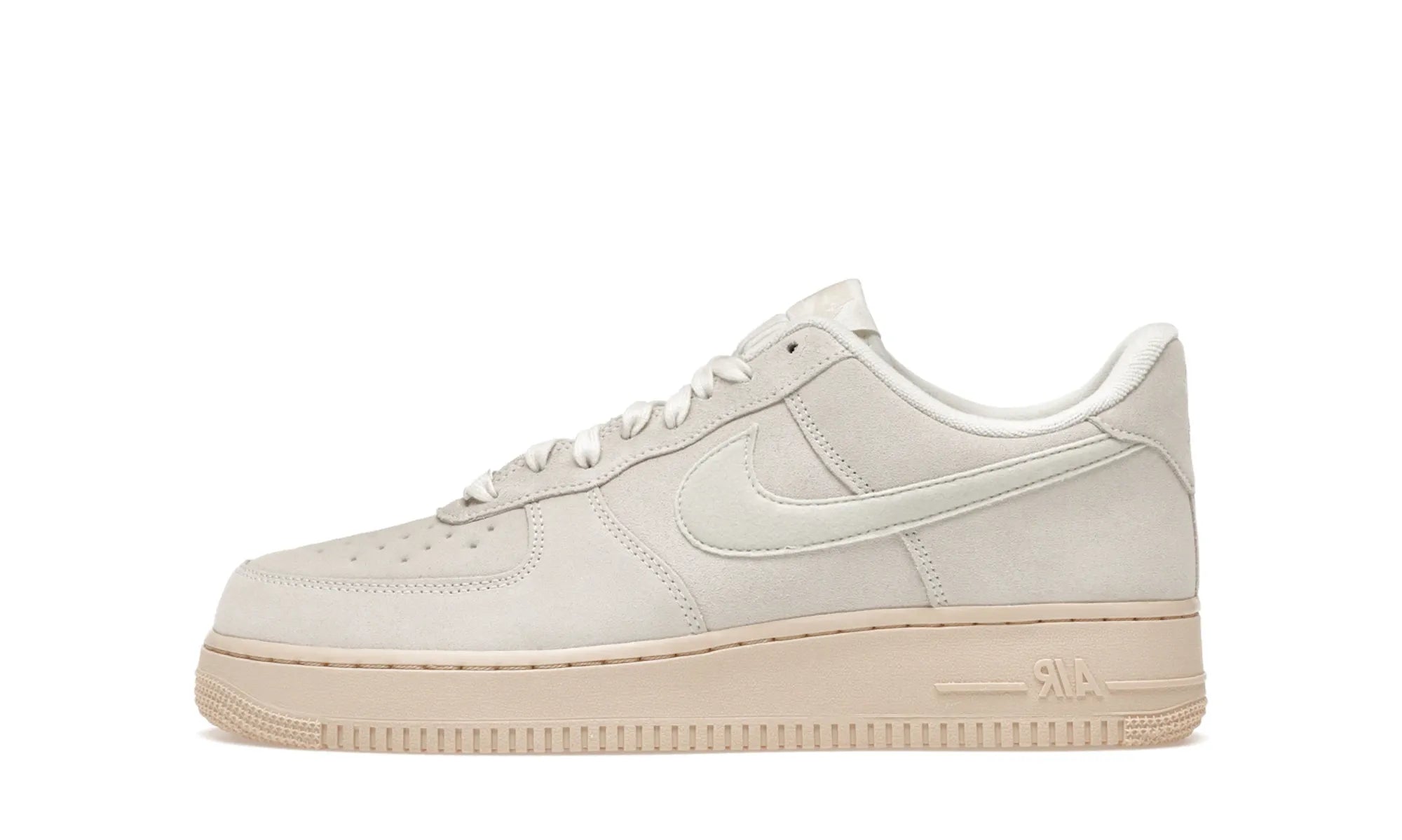 Nike Air Force 1 Low Winter Premium Summit White Suede - resellguru.app