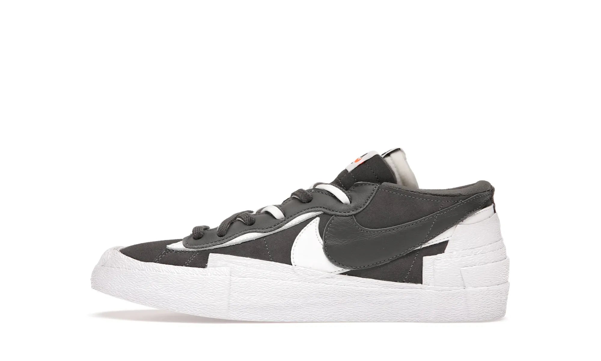 Nike Blazer Low sacai Iron Grey - resellguru.app
