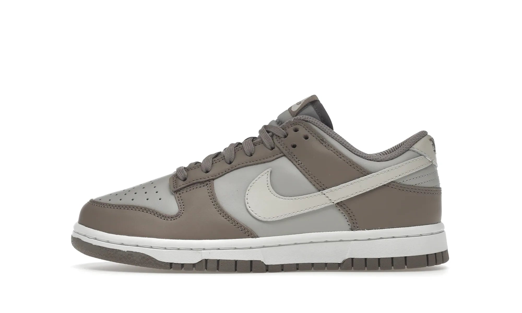Nike Dunk Low Bone Beige - resellguru.app