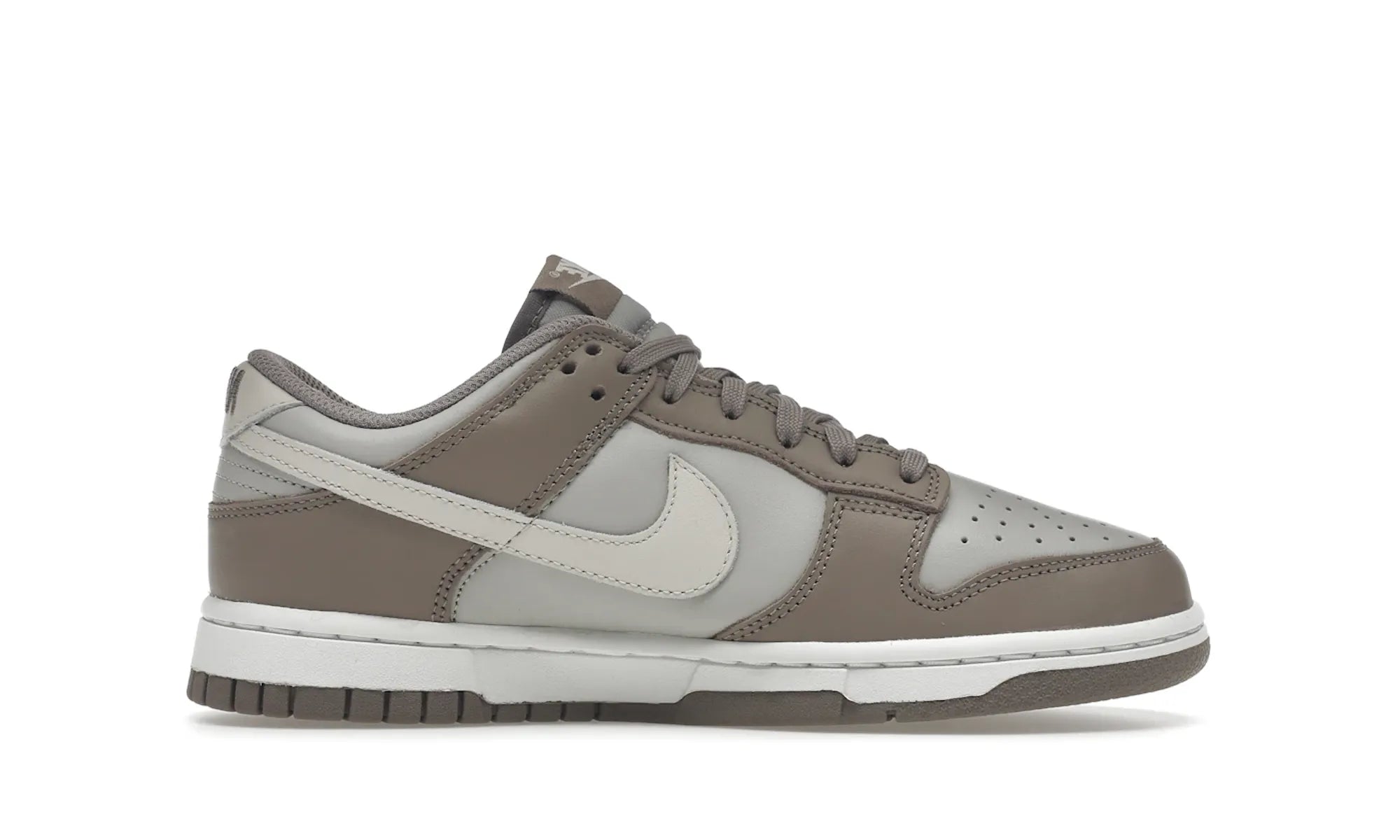 Nike Dunk Low Bone Beige - resellguru.app