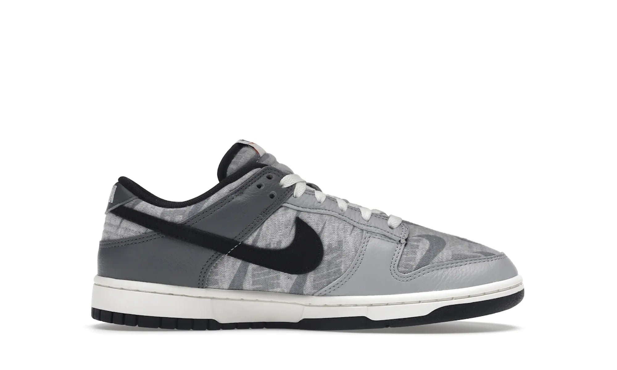 Nike Dunk Low SE Copy Paste - resellguru.app