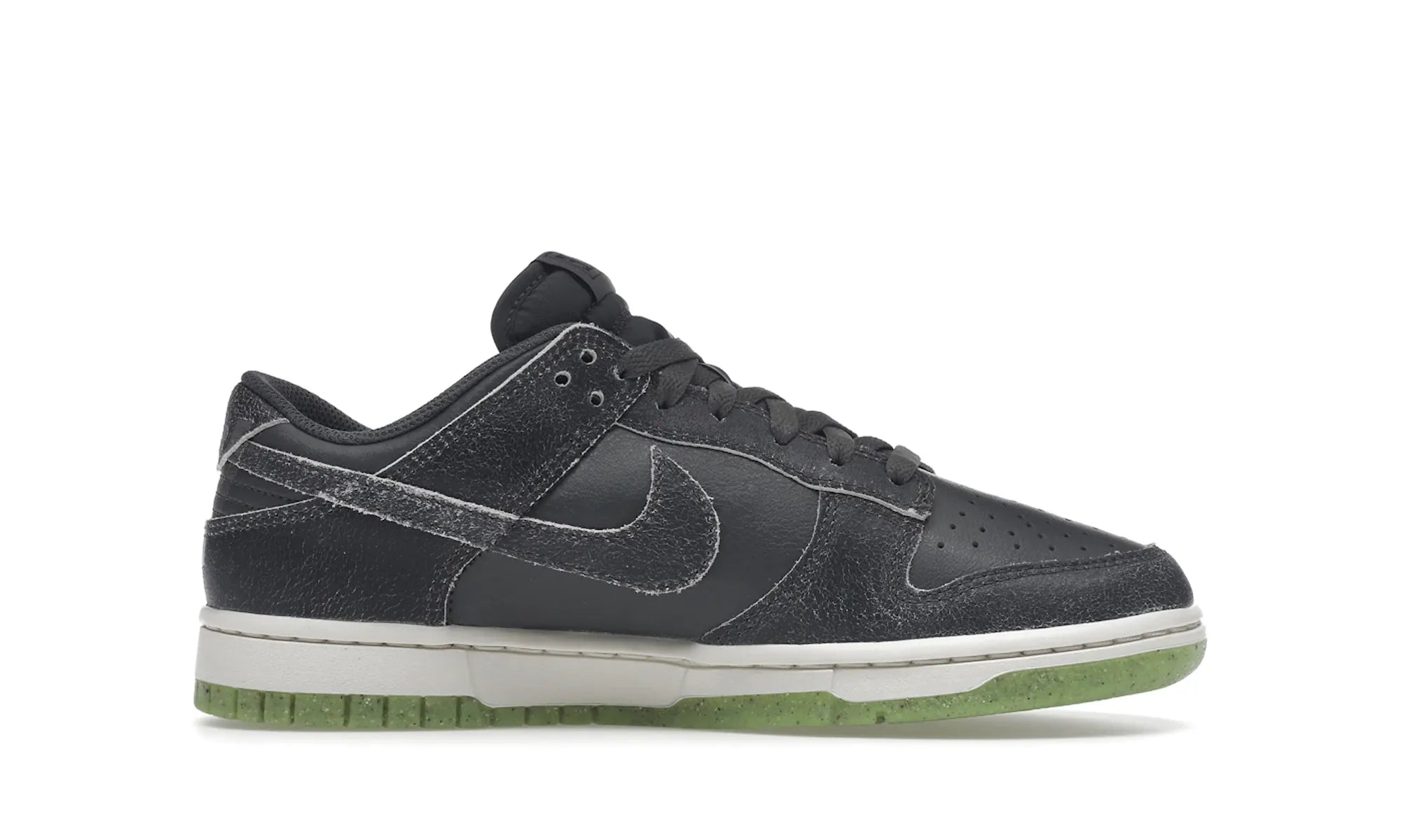 Nike Dunk Low Retro PRM Halloween (2022) - resellguru.app