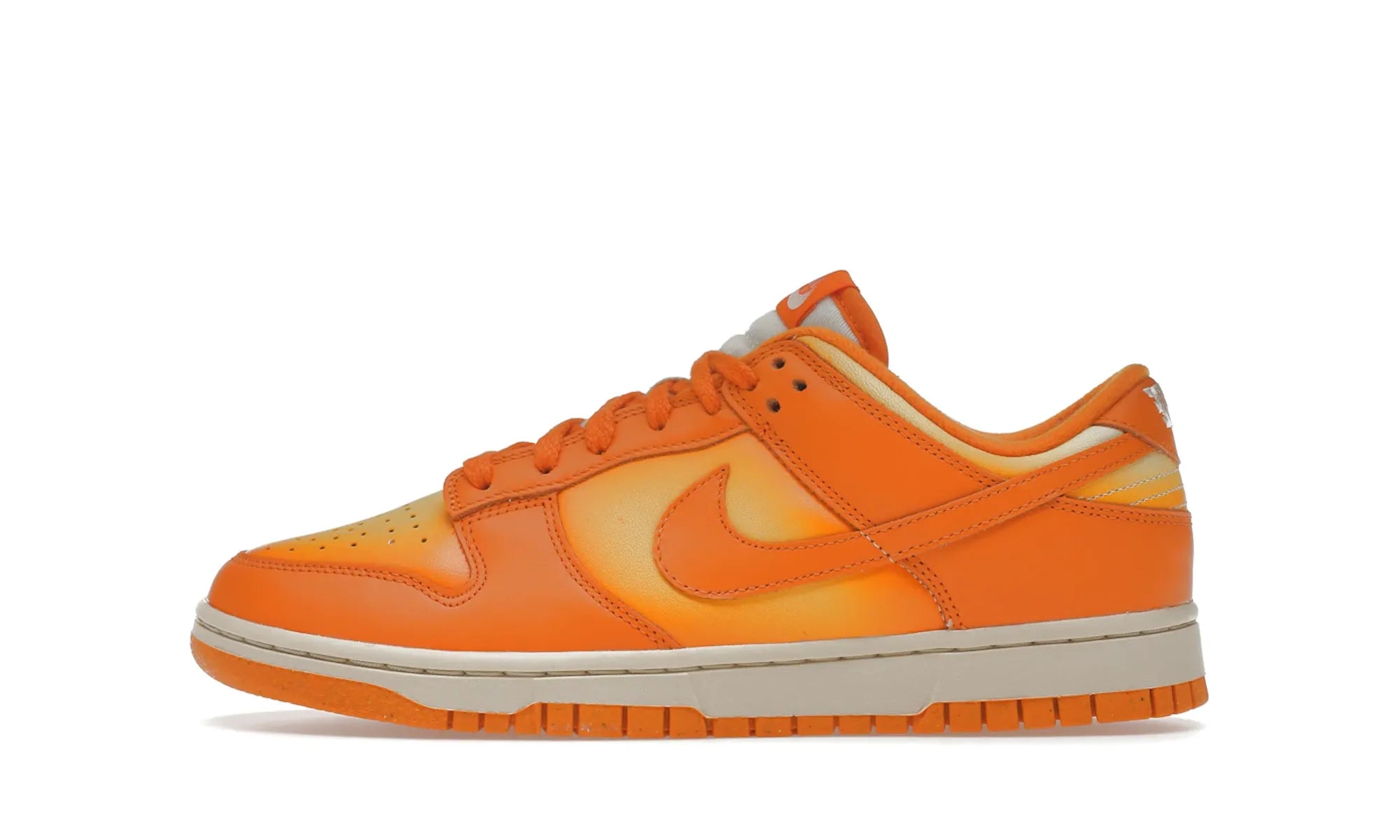 Nike Dunk Low Magma Orange - resellguru.app