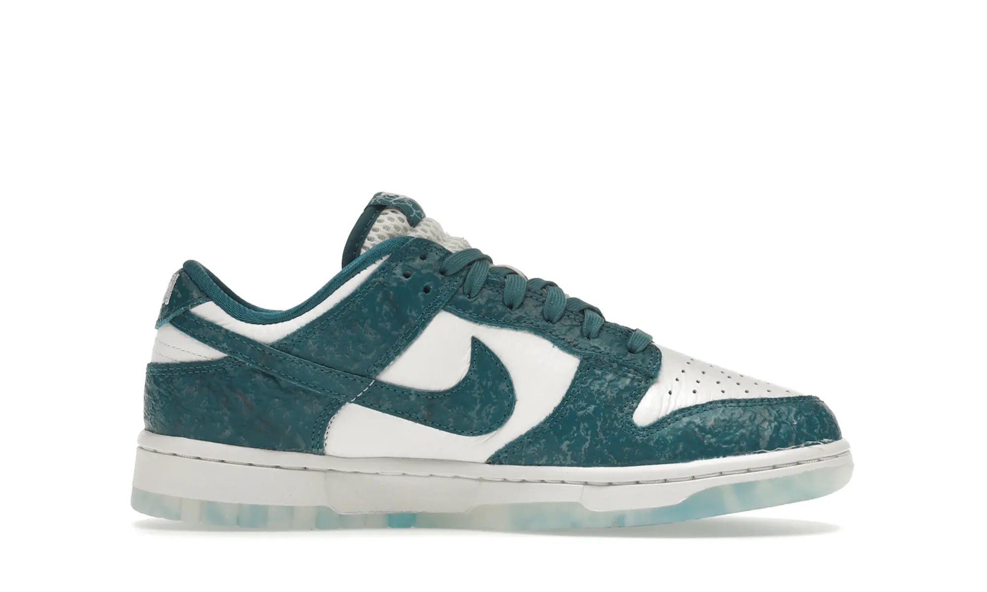 Nike Dunk Low Ocean - resellguru.app