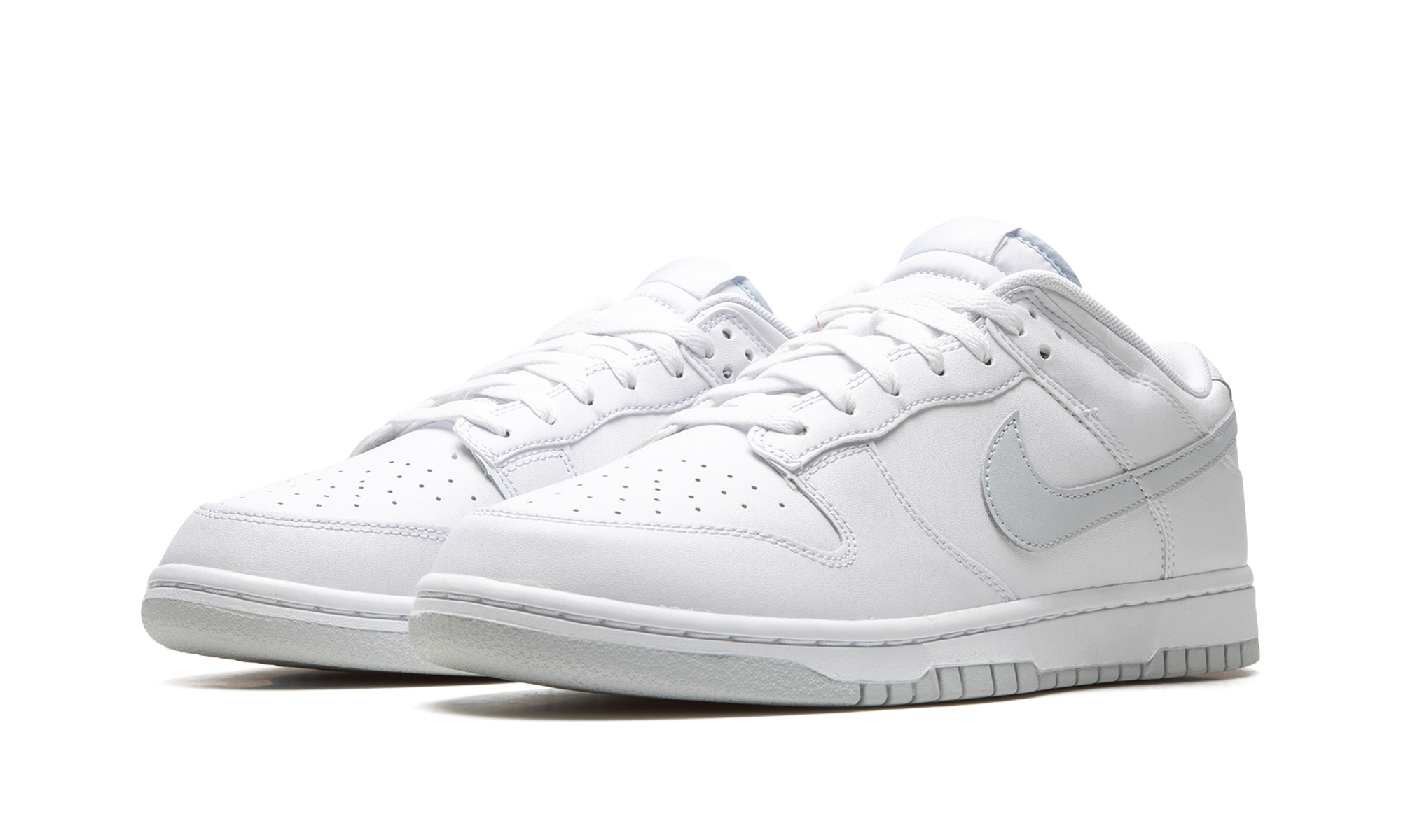Nike Dunk Low Retro White Pure Platinum - resellguru.app