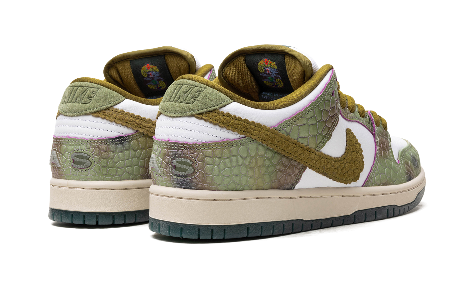 Nike SB Dunk Low Alexis Sablone Chameleon - resellguru.app