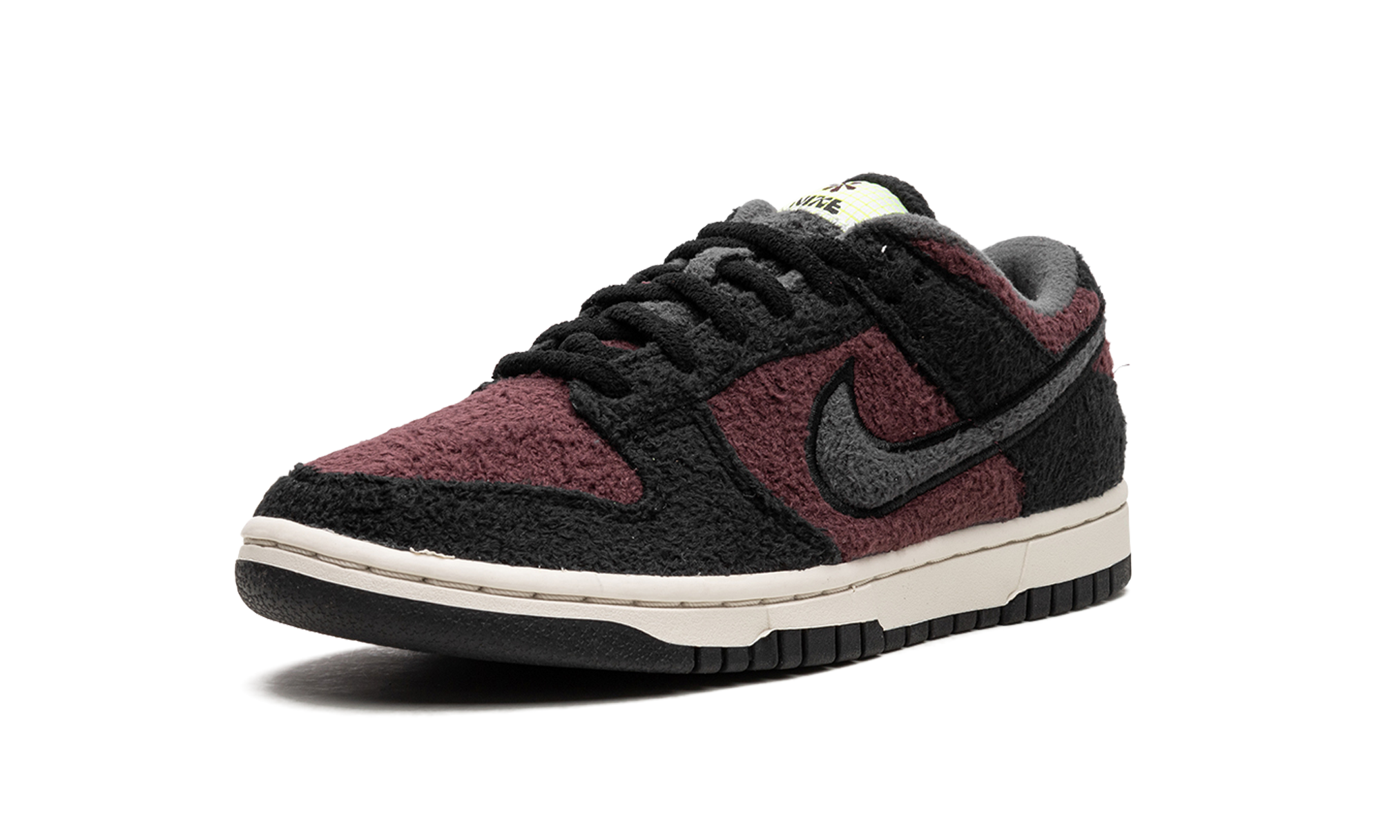 Nike Dunk Low SE Fleece Pack Burgundy Crush - resellguru.app