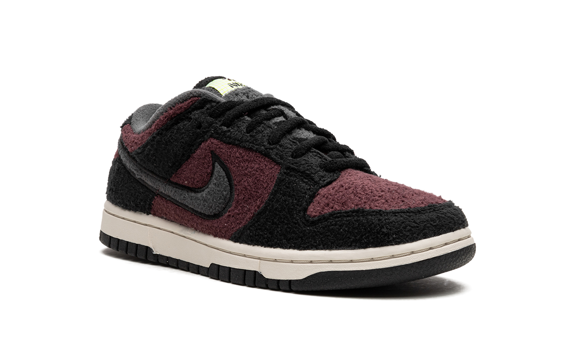 Nike Dunk Low SE Fleece Pack Burgundy Crush - resellguru.app