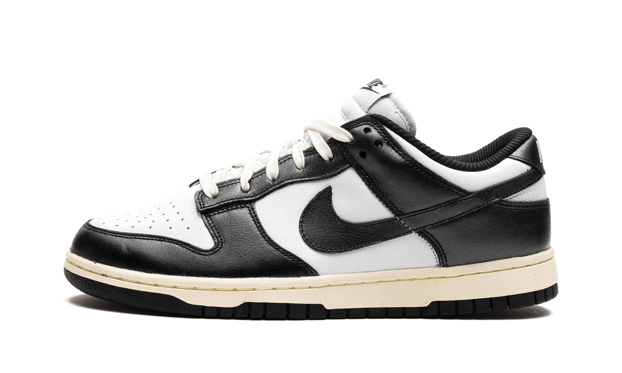 Nike Dunk Low Vintage Panda - resellguru.app