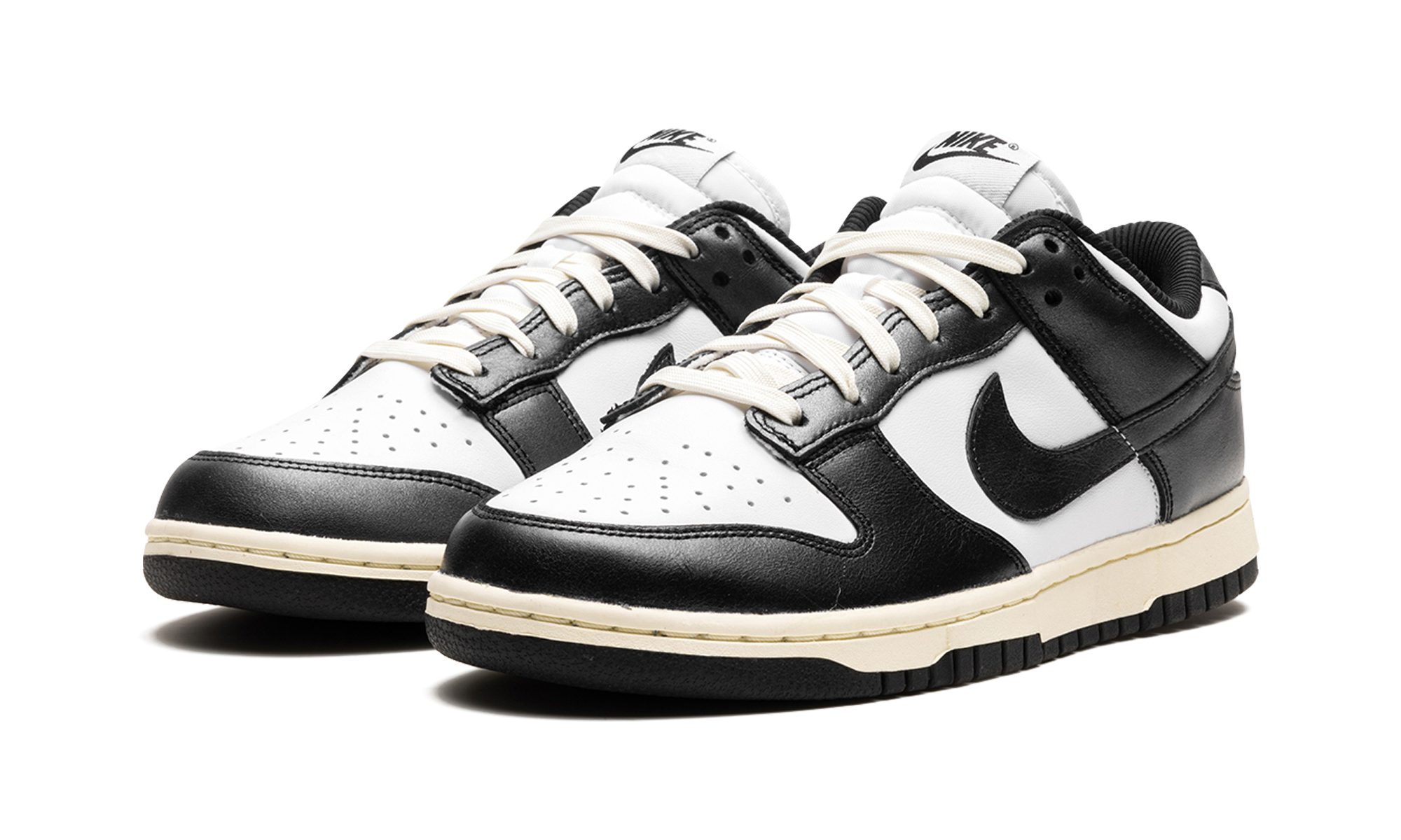 Nike Dunk Low Vintage Panda - resellguru.app