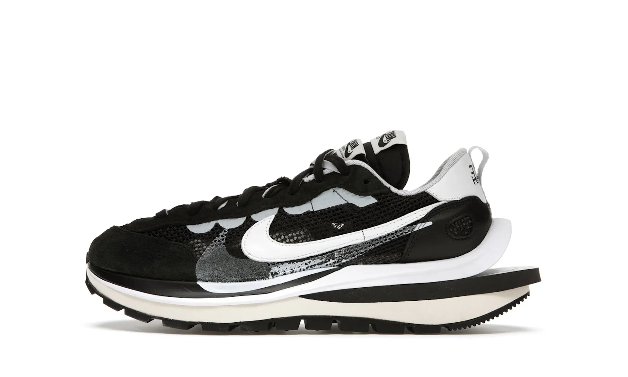 Nike Vaporwaffle sacai Black White - resellguru.app