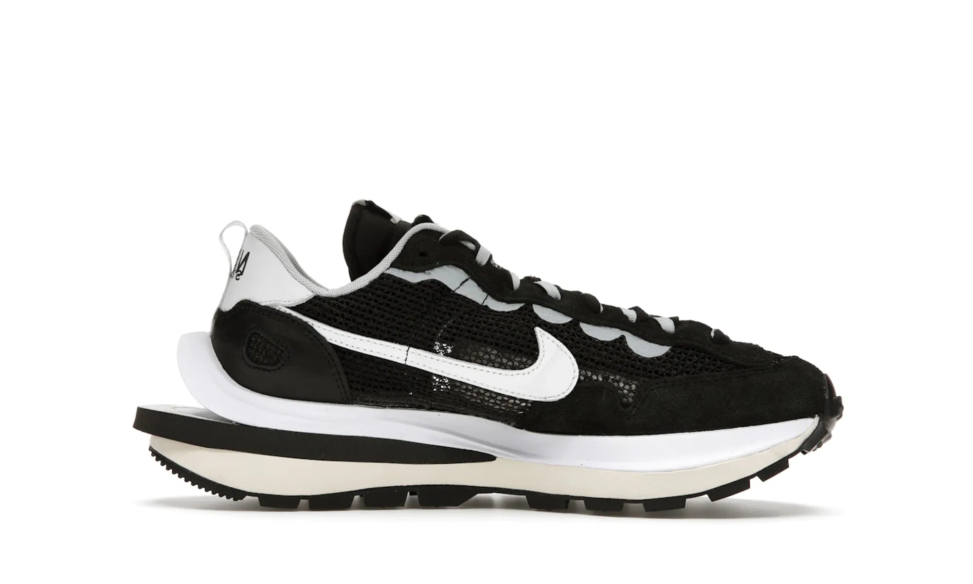 Nike Vaporwaffle sacai Black White - resellguru.app