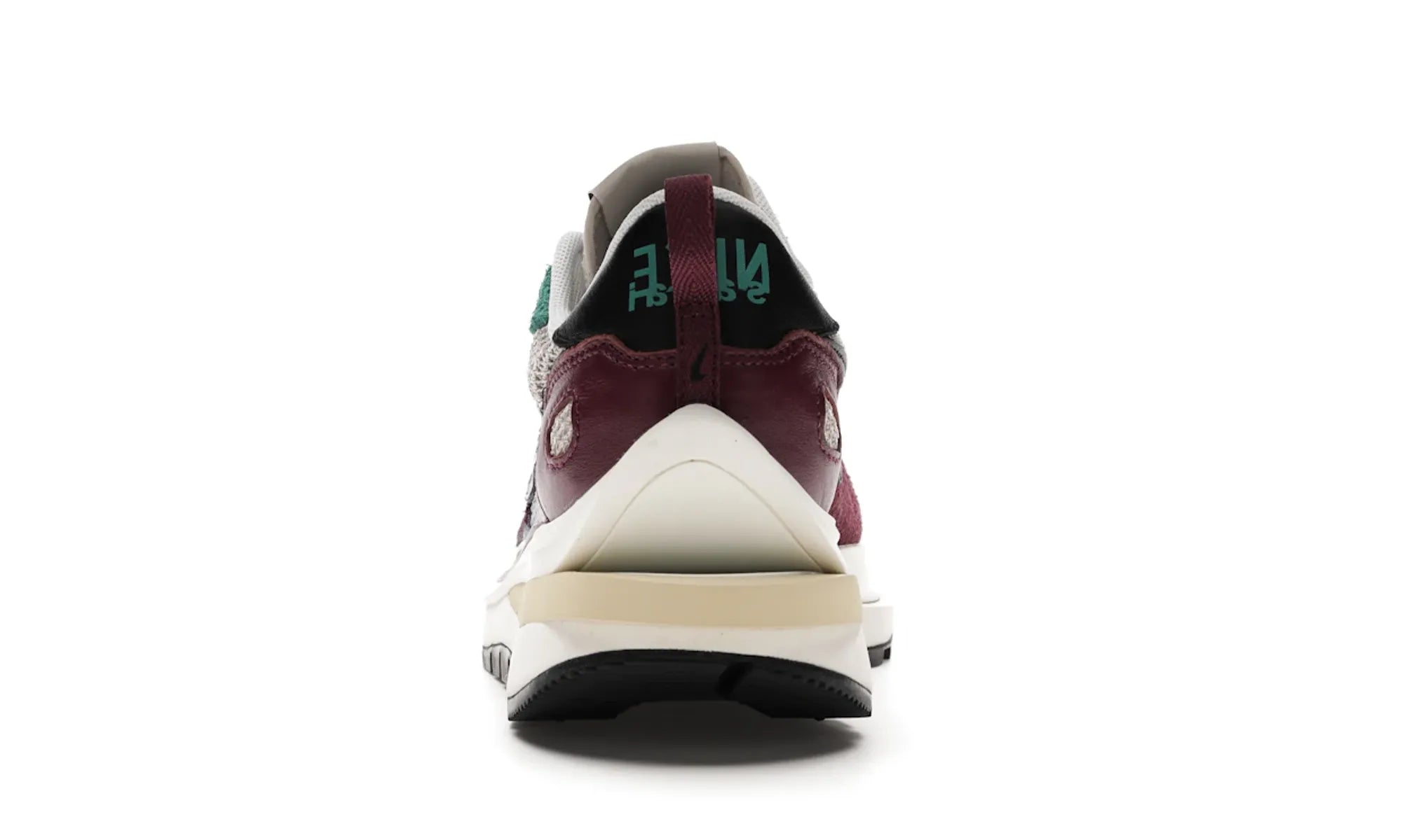 Nike Vaporwaffle sacai Villain Red Neptune Green - resellguru.app