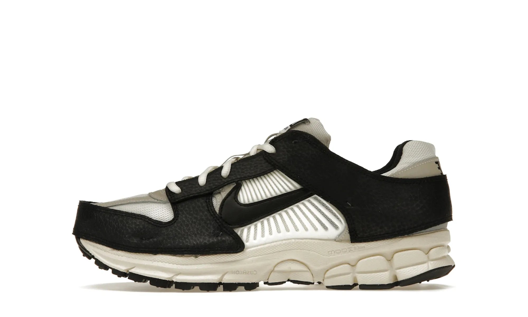 Nike Zoom Vomero 5 Timeless Panda Dunk - resellguru.app