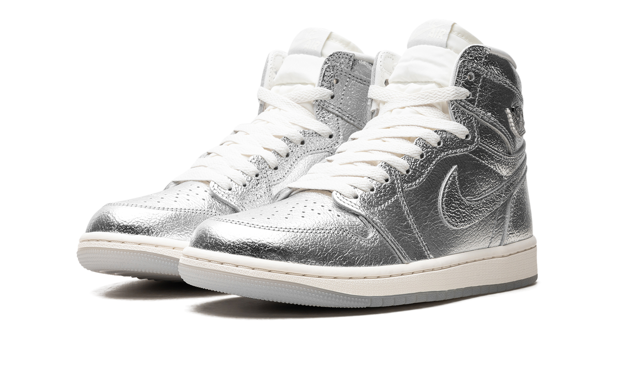 Air Jordan 1 Retro High OG Chrome - resellguru.app
