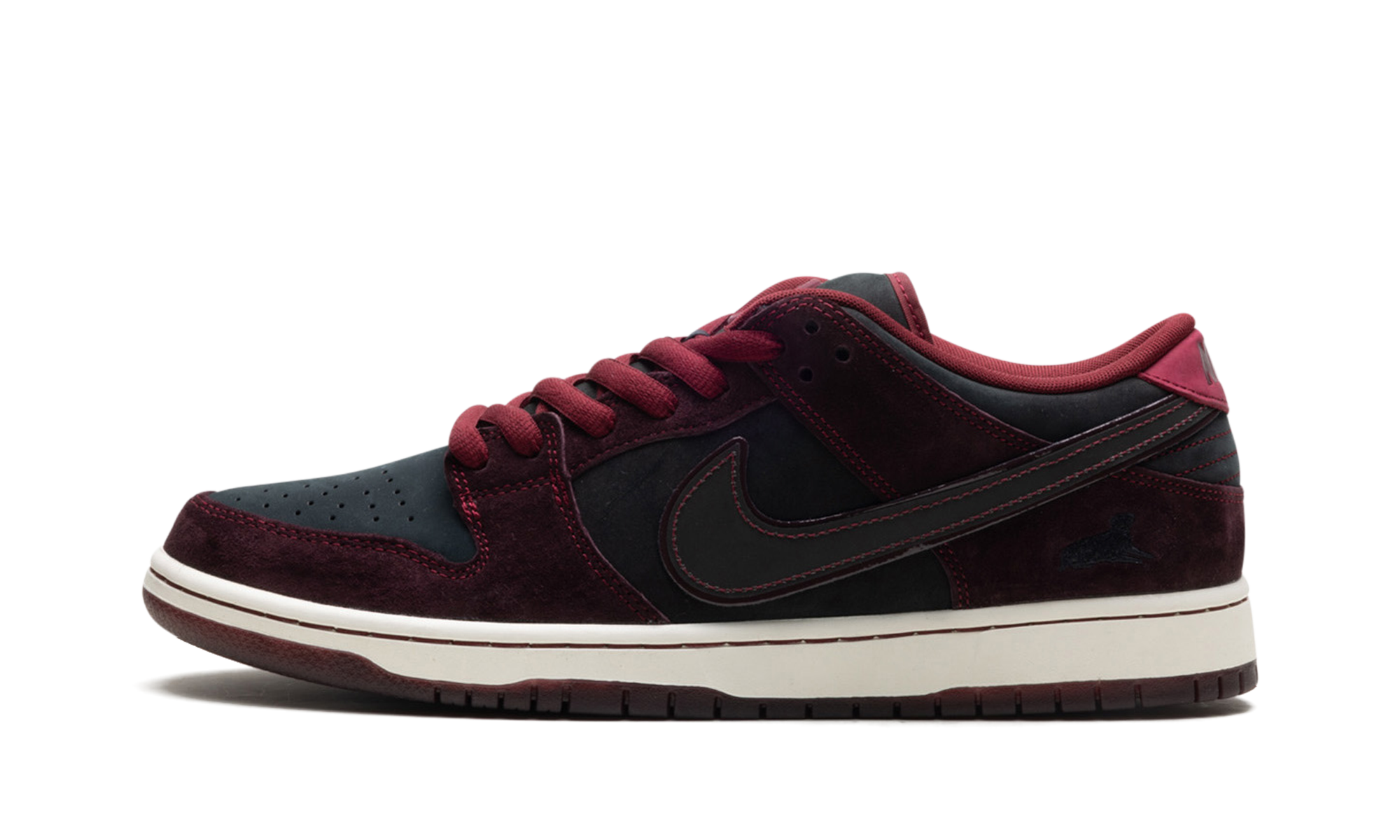 Nike SB Dunk Low Riot Skateshop - resellguru.app