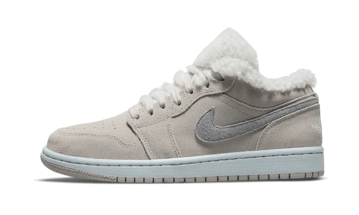 Jordan 1 Low SE Sherpa Fleece (Women's)
