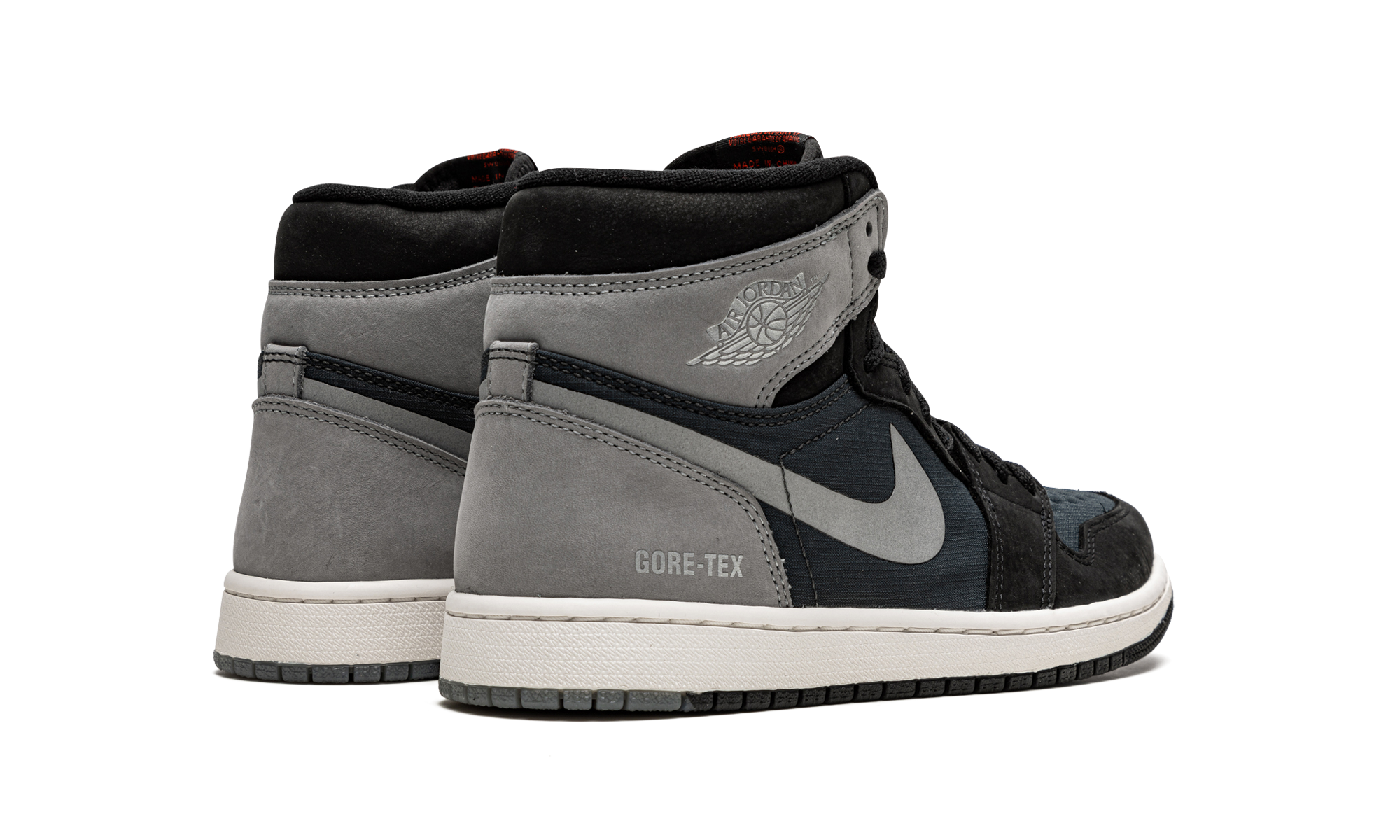 Air Jordan 1 Retro High Element Gore-Tex Black Particle Grey - resellguru.app
