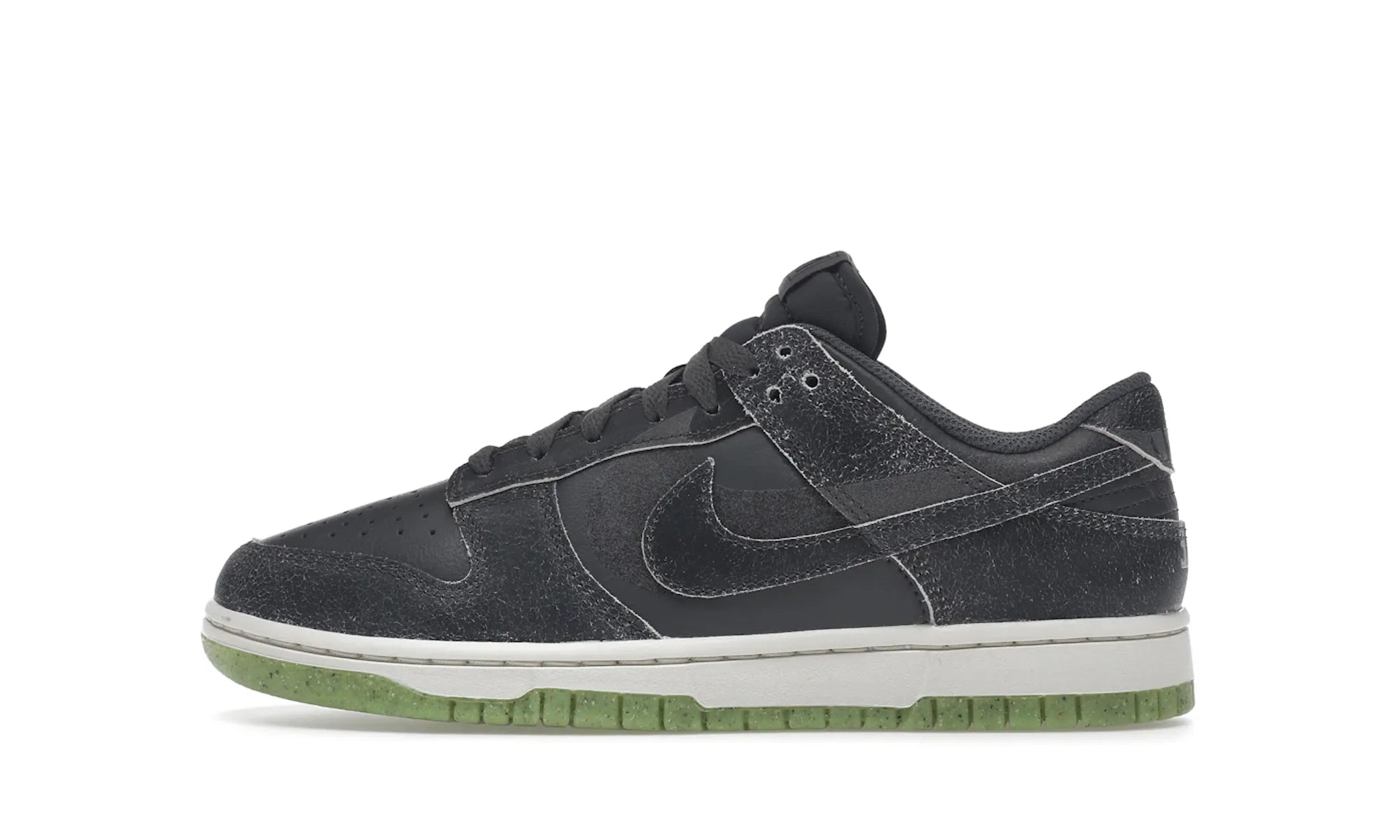 Nike Dunk Low Retro PRM Halloween (2022) - resellguru.app