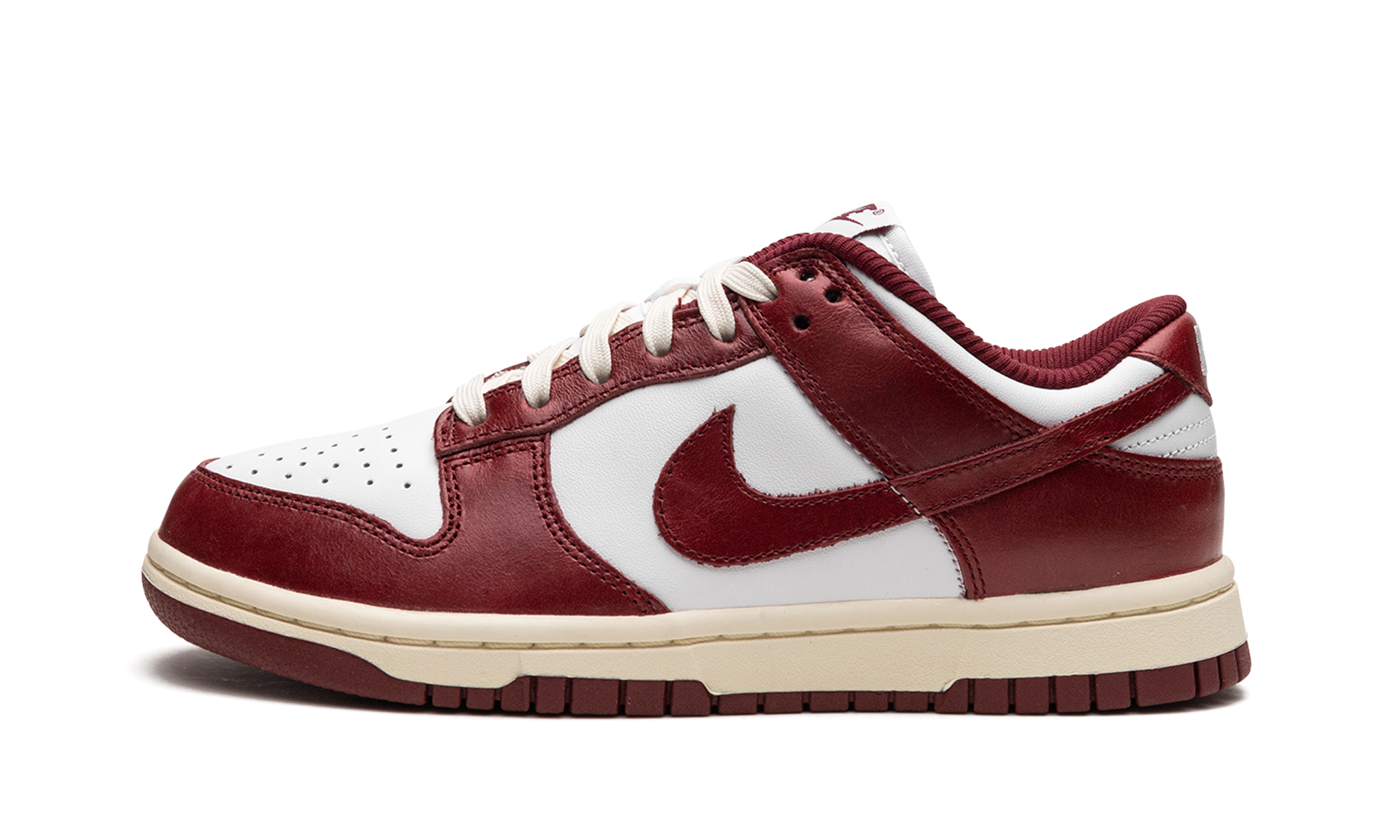 Nike Dunk Low PRM Vintage Team Red - resellguru.app