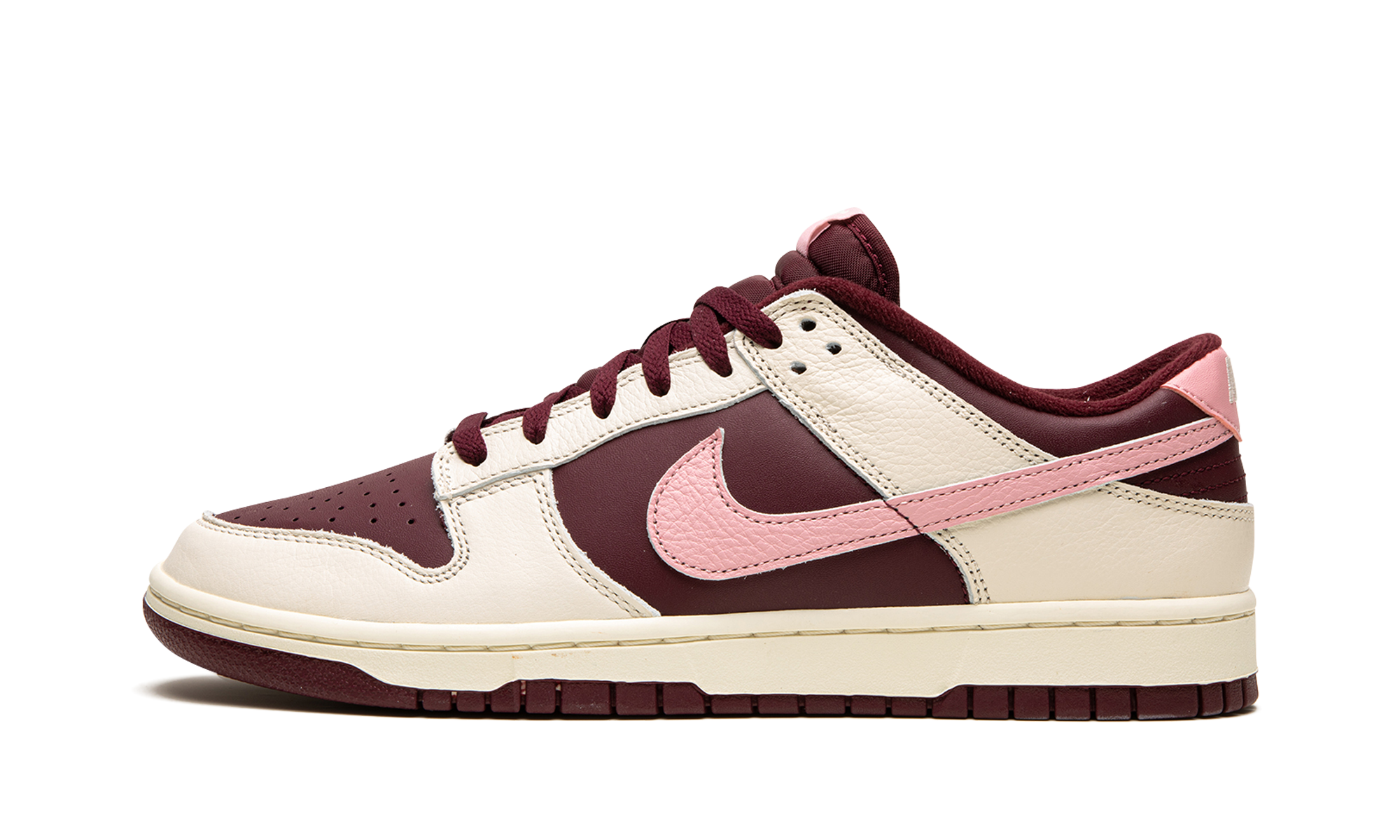 Nike Dunk Low Retro PRM Valentine's Day (2023) - resellguru.app