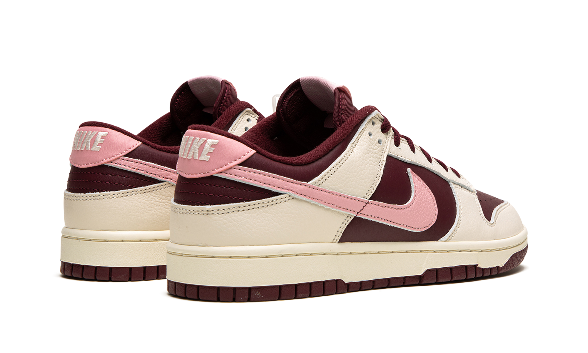 Nike Dunk Low Retro PRM Valentine's Day (2023) - resellguru.app