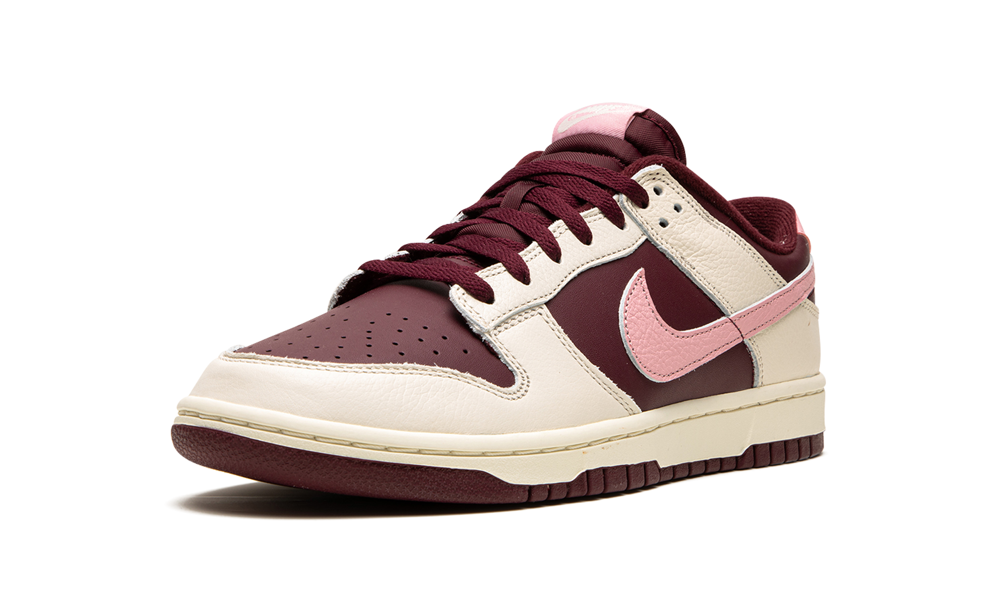 Nike Dunk Low Retro PRM Valentine's Day (2023) - resellguru.app