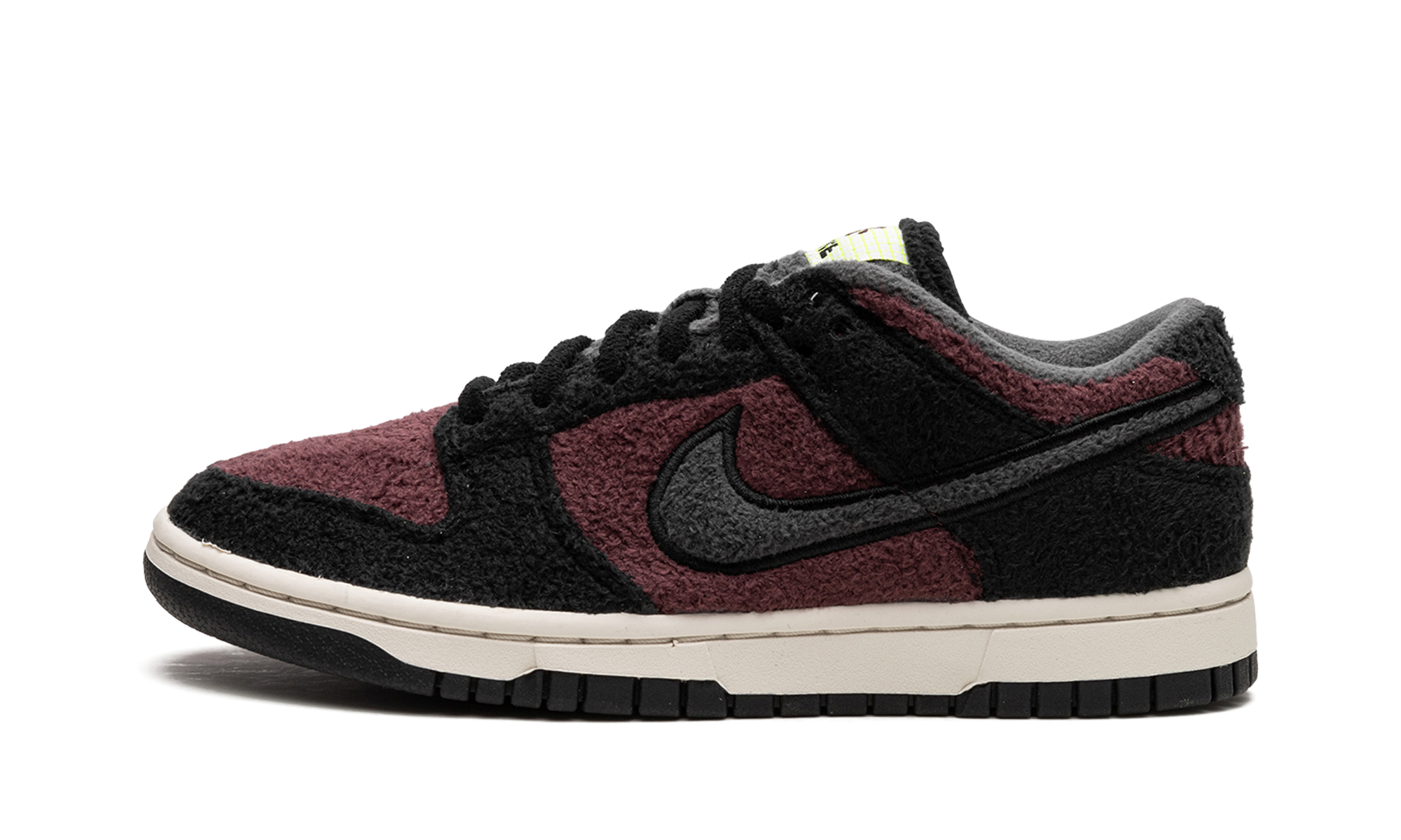 Nike Dunk Low SE Fleece Pack Burgundy Crush - resellguru.app