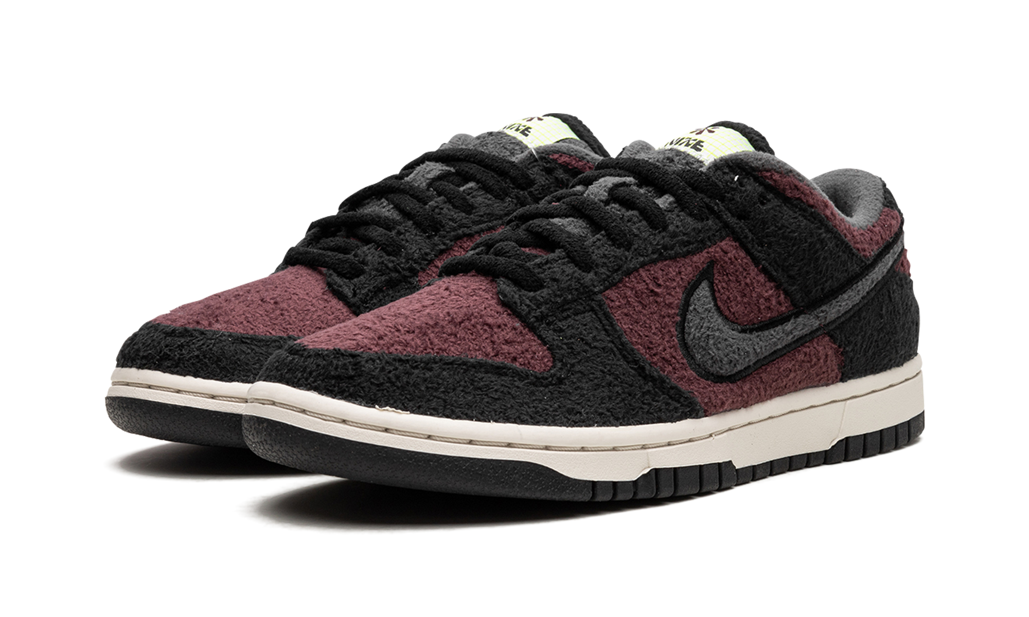 Nike Dunk Low SE Fleece Pack Burgundy Crush - resellguru.app