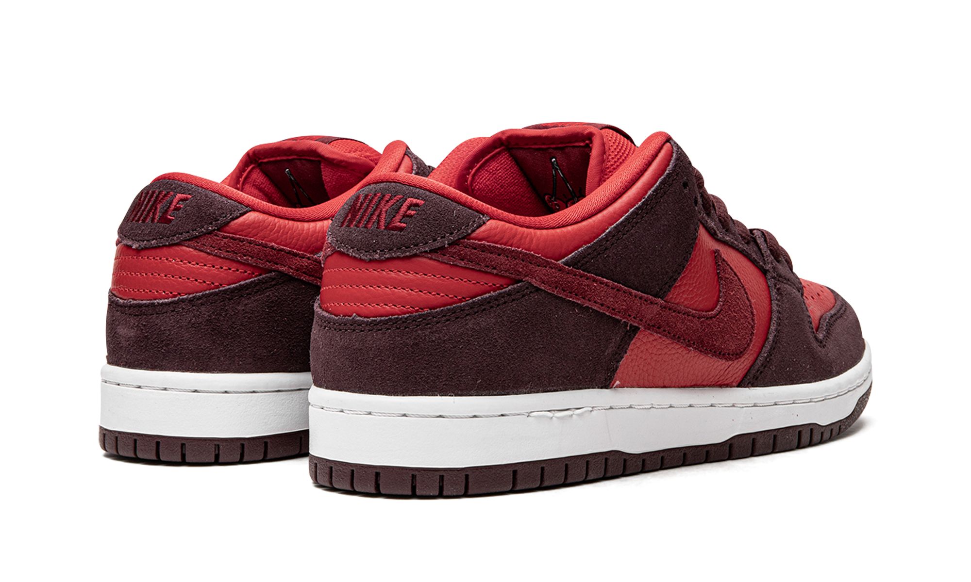 Nike SB Dunk Low Cherry - resellguru.app