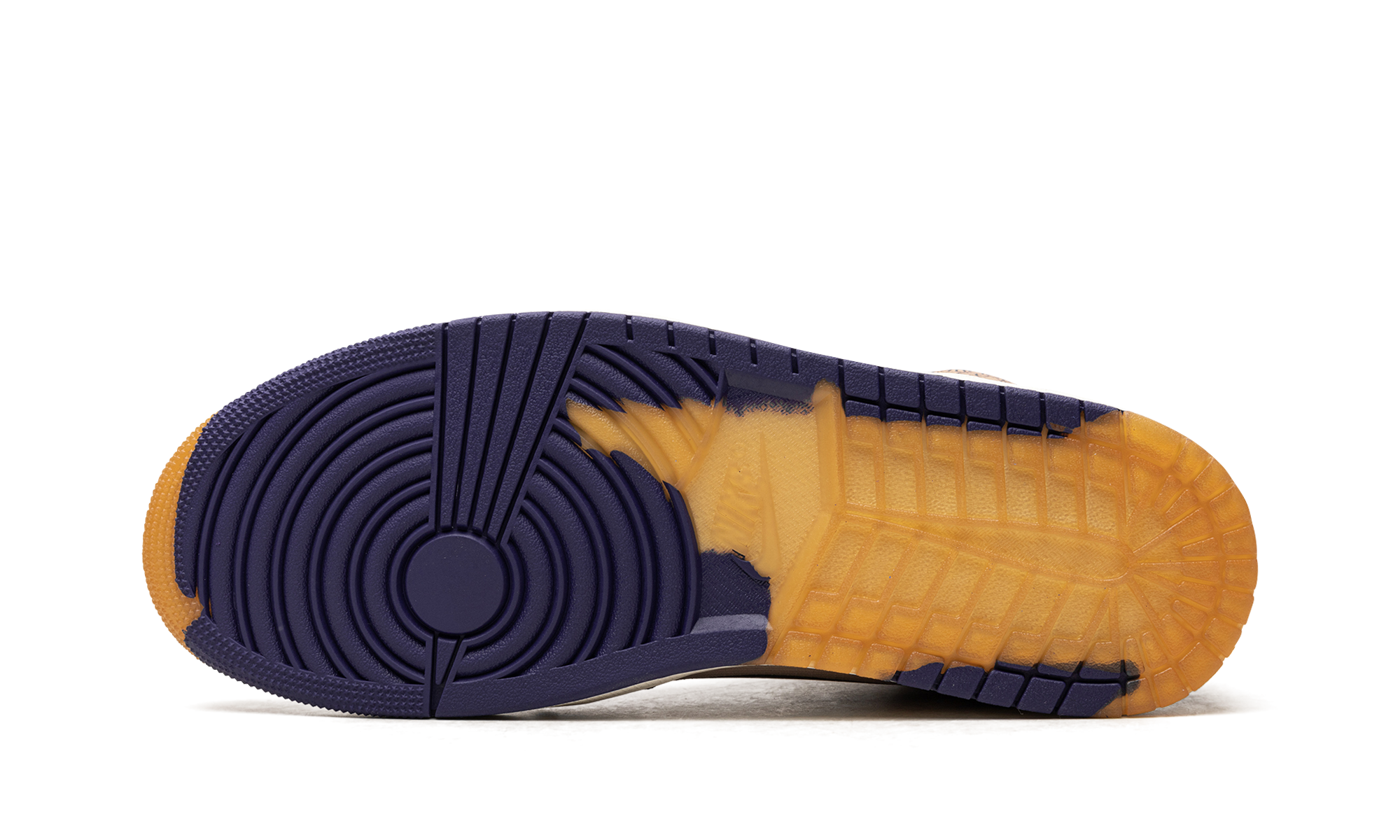 Air Jordan 1 Retro High Element Gore-Tex Sky J Purple - resellguru.app