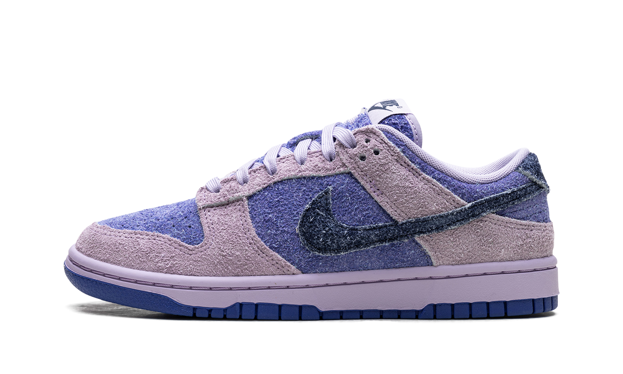 Nike Dunk Low SE Hydrangeas - resellguru.app