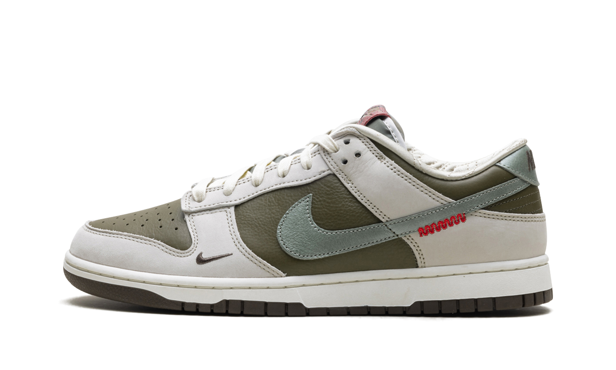 Nike Dunk Low Retro Year of the Snake (2025) - resellguru.app