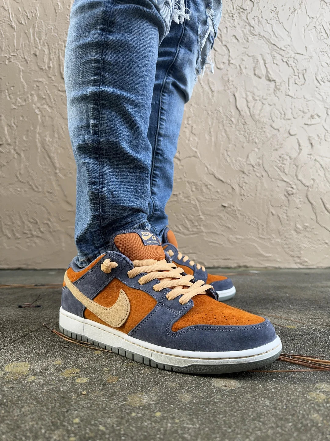 Nike SB Dunk Low Light Carbon Monarch