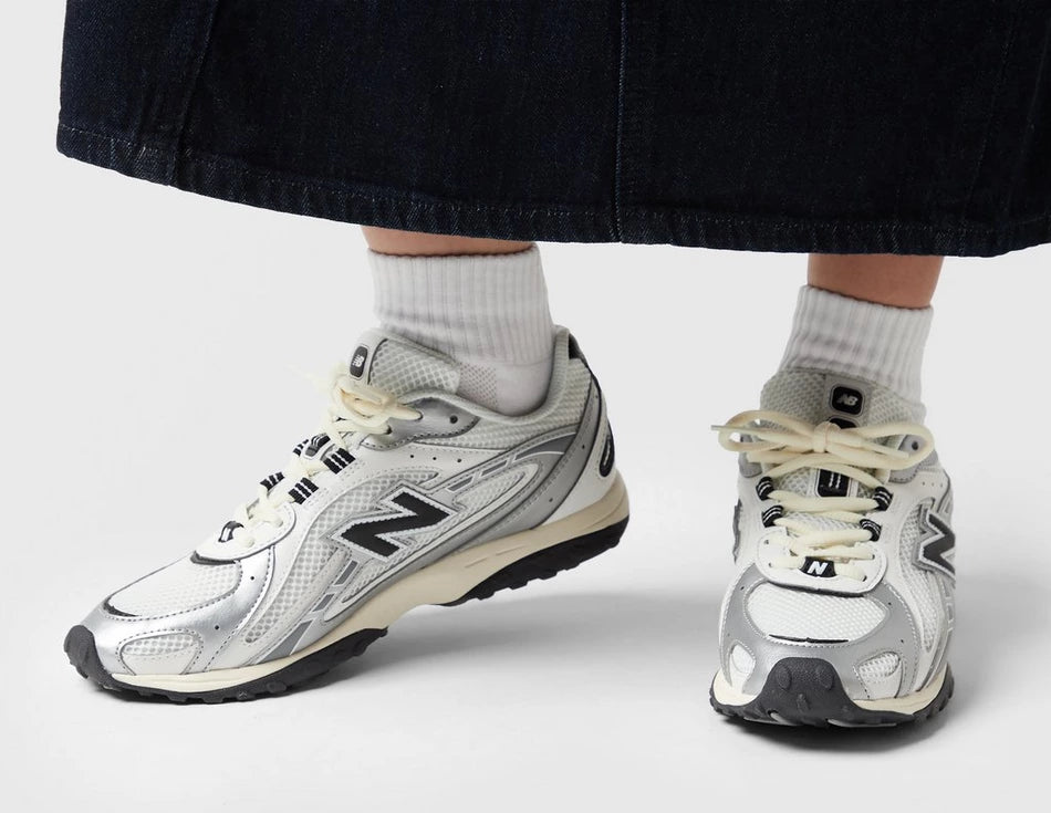 New Balance 204L Silver Metallic Black